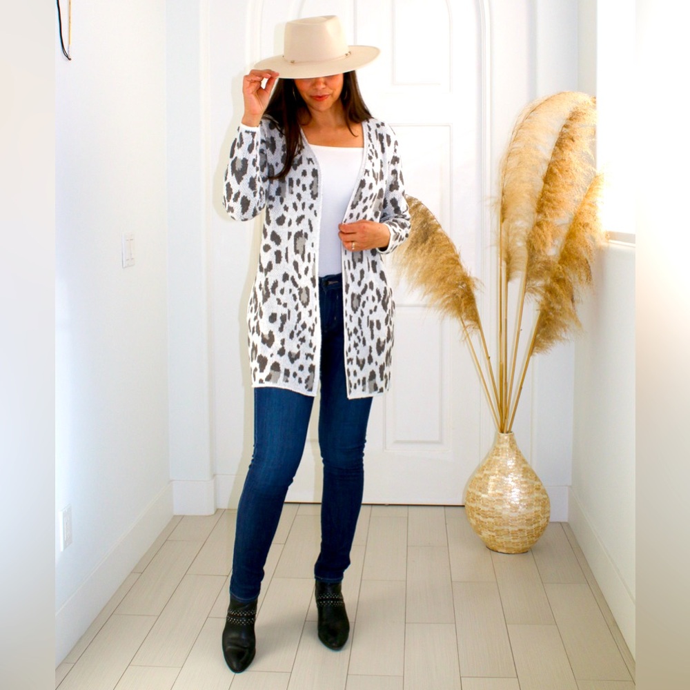 Tamsy The Randee Gray Leopard Printed Cardigan Size M Brand New